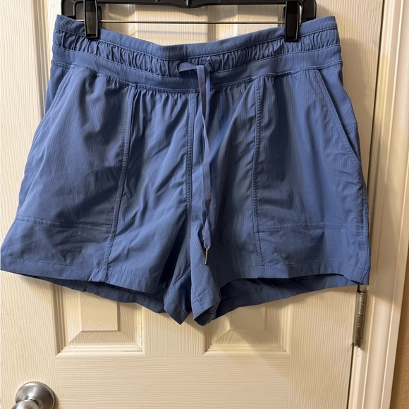 Lululemon Dance Studio High-Rise Short 3.5” Oasis Blue - EUC - Picture 3 of 6